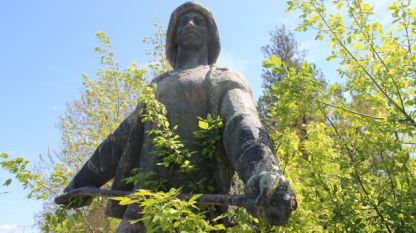 Статуята на металурга в ОЦК-Кърджали