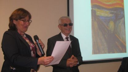 Председателят на Общинския съвет в Белоградчик Мирослава Чавдарова връчи почетния знак на академика.