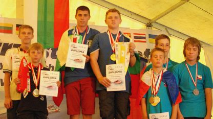 Наградените българчета на  18-то Световно първенство по корабомоделизъм в Полша.