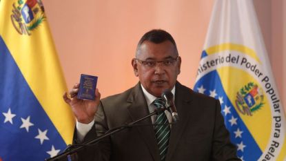 Вътрешният министър на Венецуела Нестор Реверол, който съобщи за жертвите на трагичния инцидент на парти в Каракас.