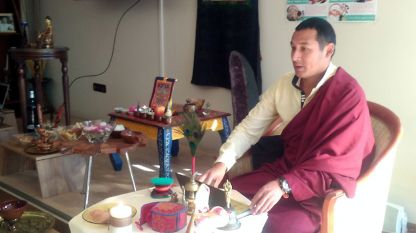Монахът Фунсо Нямгал от Бутан