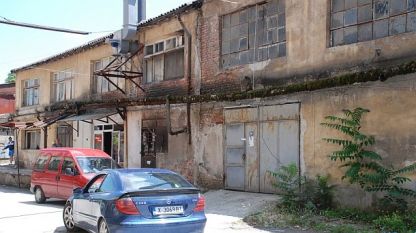 В Хасково е разкрит склад за крадени автомобили