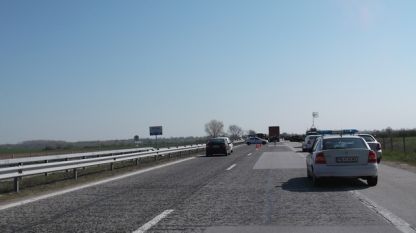 Километрична опашка от автомобили се е образувала на магистрала Тракия