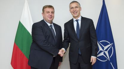 Bulgarian Defense Minister Krasimir Karakachanov (left) and NATO Secretary General Jens Stoltenberg