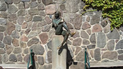 Бронзова скулптура на Тил Уленшпигел в Шлезвиг Холщайн, Германия.