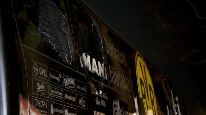 Взривът счури стъклата на бронирания автобус на футболния клуб 