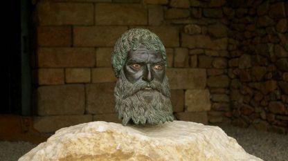 Севт III – бронзова глава на владетеля, открита при проучването на могилата „Голяма Косматка”