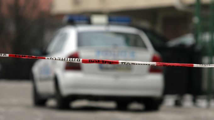 26-годишен мъж е  убит пред блок в столичния квартал Люлин.