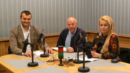 Адвокат Пламен Борисов, Захари Генов и Анелия Торошанова (отляво надясно) в студиото на предаването.