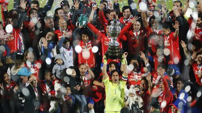 Чилийците празнуват с първата си купа от Копа Америка