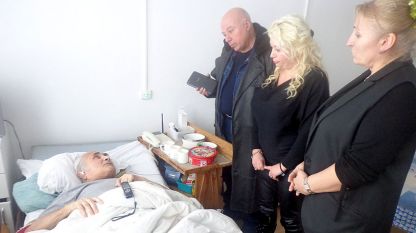 Георги Панев разговаря с адвокат Захари Генов, Анелия Торошанова и Виолета Павлова