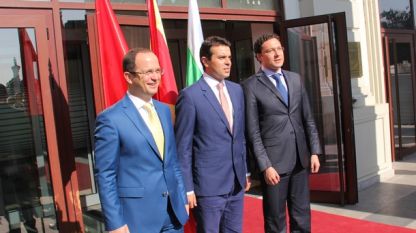 Дитмир Бушати, Никола Поповски и Даниел Митов в Скопие