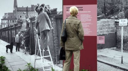 На днешния ден преди 60 години започва строежът на Берлинската