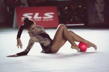 Катрин Тасева и Женина Трашлиева влязоха в разширения състав на националния отбор по художествена гимнастика