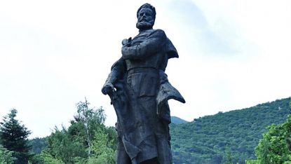 Monumenti i Hristo Botevit në qytetin e Vracës