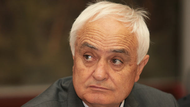 Бившият заместник-министър на отбраната Атанас Запрянов репликира задочно служебния министър
