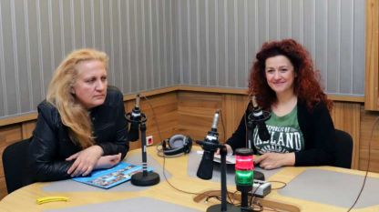 Ани Петрова и Лилия Йотова (в дясно) в студиото на БНР