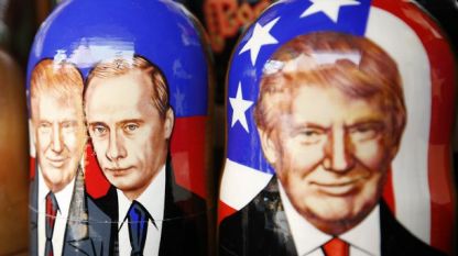 Ликовете на руския и американския президент върху традиционни руски матрьошки