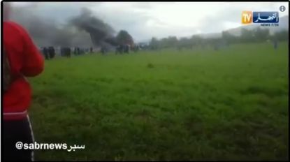 Самолетът се е разбил на около 45 км от столицата Алжир