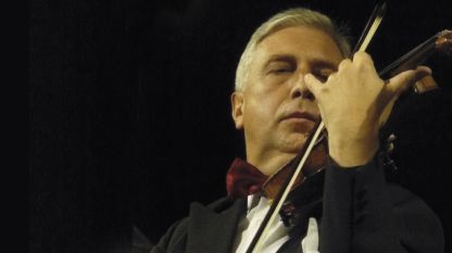 Професор Ангел Станков е един от най уважаваните български цигулари концертмайстор