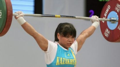 Зулфия Чиншанло (Казахстан) спечели титлата в категория 53 килограма на СП по вдигане на тежести