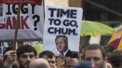 Демонстранти искат оставката на британския премиер след разкритията на 