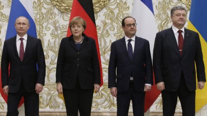Владимир Путин, Ангела Меркел, Франсуа Оланд и Петро Порошенко на мирните преговори в Минск