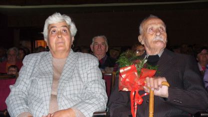 Дядо Даци на тържеството на столетниците преди две години с дъщеря му Ани