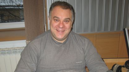 Д-р Мирослав Ненков в студиото на предаването.