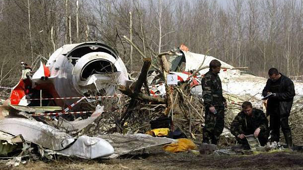 Полша си спомня за самолетна катастрофа край Смоленск, при която ...