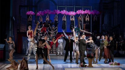 Мјузикл „Чикаго“ Боба Фоса, за којим је 1975. г. Бродвеј полудео, први пут у Бугарској на сцени Музичког позоришта, 2013. г.