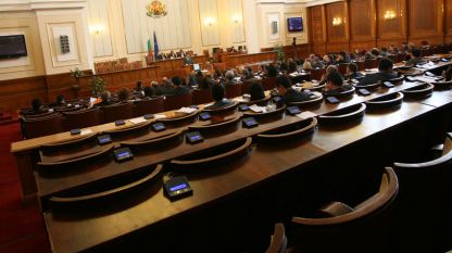 Народното събрание ще решава окончателно дали да върне втората инстанция