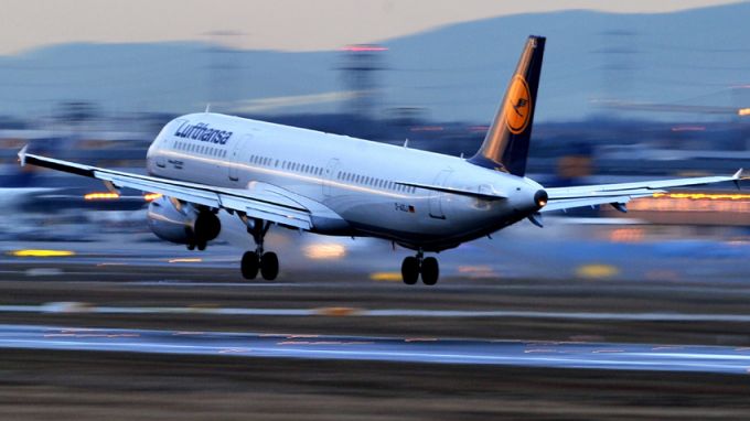 Най-голямата европейска авиогрупа Луфтханза“ обяви днес, че пенсионира обръщението дами