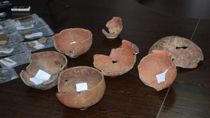 Находки от неолита, намерени при археологически разкопки в землището на село Майор Узуново.