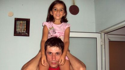 Загиналият в Горни Лом Емил Илиев с дъщеря си Анна-Мария