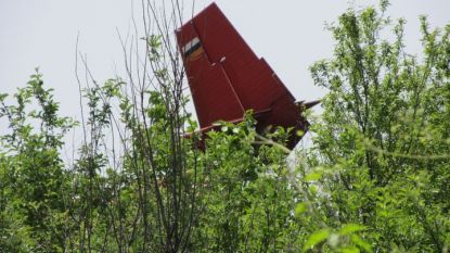 Кадър от катастрофа на селскостопански самолет край Пиргово, Русенско, през 2013 г., при която пилотът също не пострада.