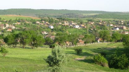 Село Левка разположено в Сакар планина
