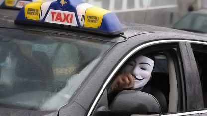 Е, не всички таксита в Белгия се карат от такива шофьори...