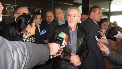 Лютви Местан посети Враца, където се срещна с активисти на ДПС