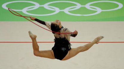Международната федерация по гимнастика връща въжето сред състезателните уреди, а вади лентата