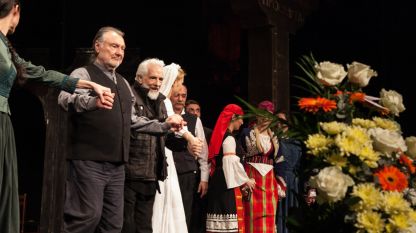 Васил Михайлов посрещна 80-годишнината си на сцената на театър 