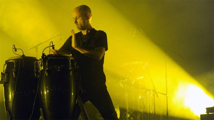 Моби е не само композитор и ди-джей, но и мултиинструменталист