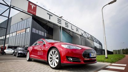 Китайското правителство ограничава използването на превозни средства на Тесла Tesla