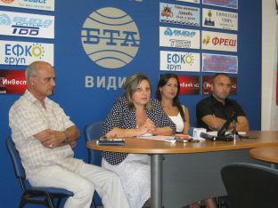 от ляво на дясно: Красимир Александров, Соня Иванова, Габриела Маринова, Любен Любенов