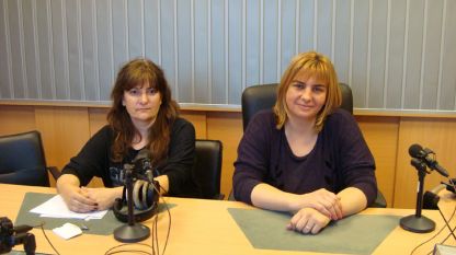 Вера Иванова (вляво) и Боряна Драганова в студиото на предаването.