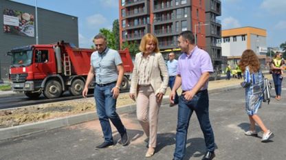 Йорданка Фандъкова и Евгени Крусев инспектират ремонта на бул. „Тодор Каблешков“
