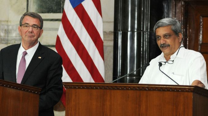 Аштън Картър и Манохар Парикар