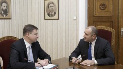 Валдис Домбровскис и президентът Румен Радев 