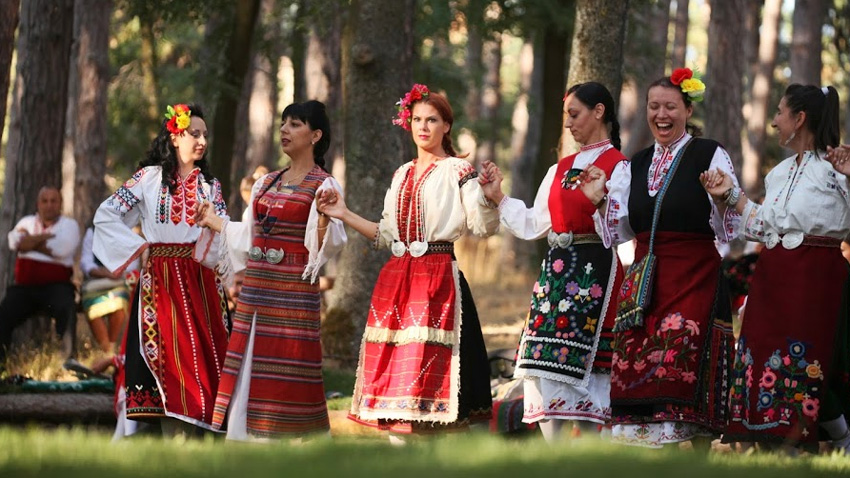 Folk costume festival in Zheravna – journey into history and tradition -  Folklore