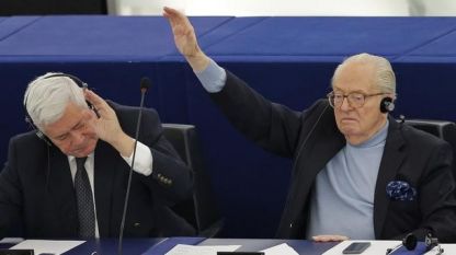 Жан-Мари льо Пен (вдясно) и Брюно Голниш трябва да върнат на Европарламента общо почти 600 000 евро.